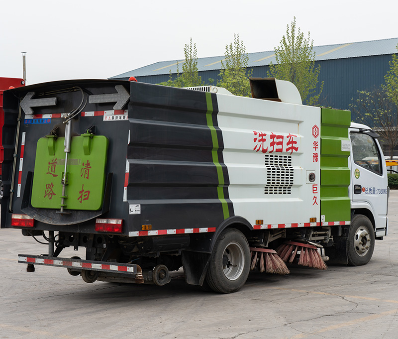 China Cheap Price Road Push Sweeper Car Garbage Truck at Sale