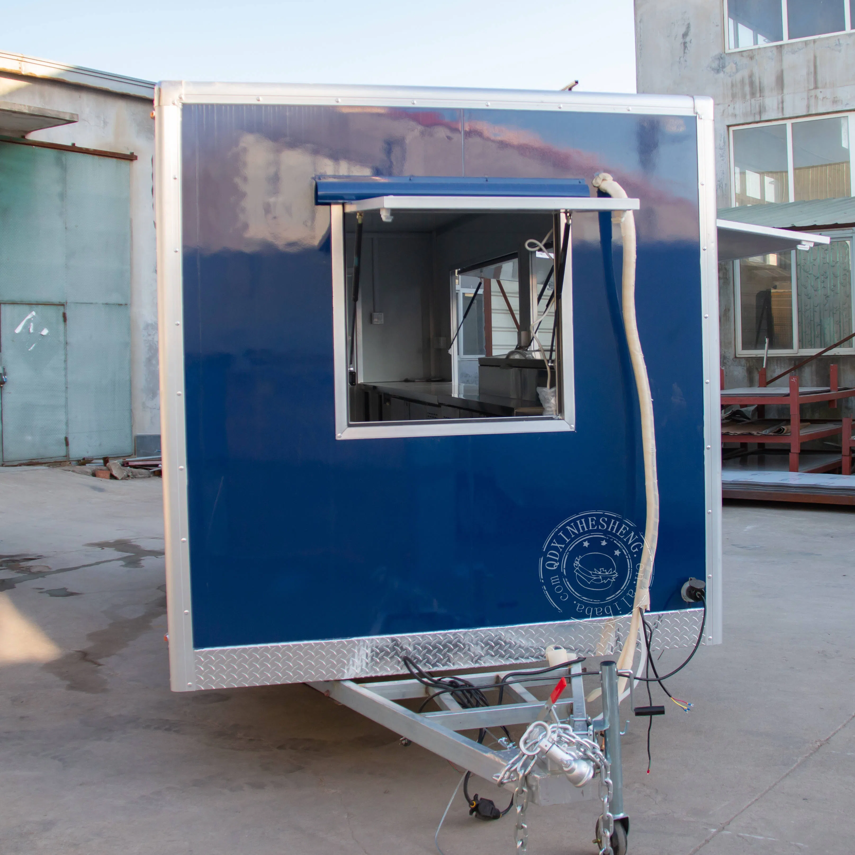 Customizable Fast Food Truck for Hamburgers and Ice Cream