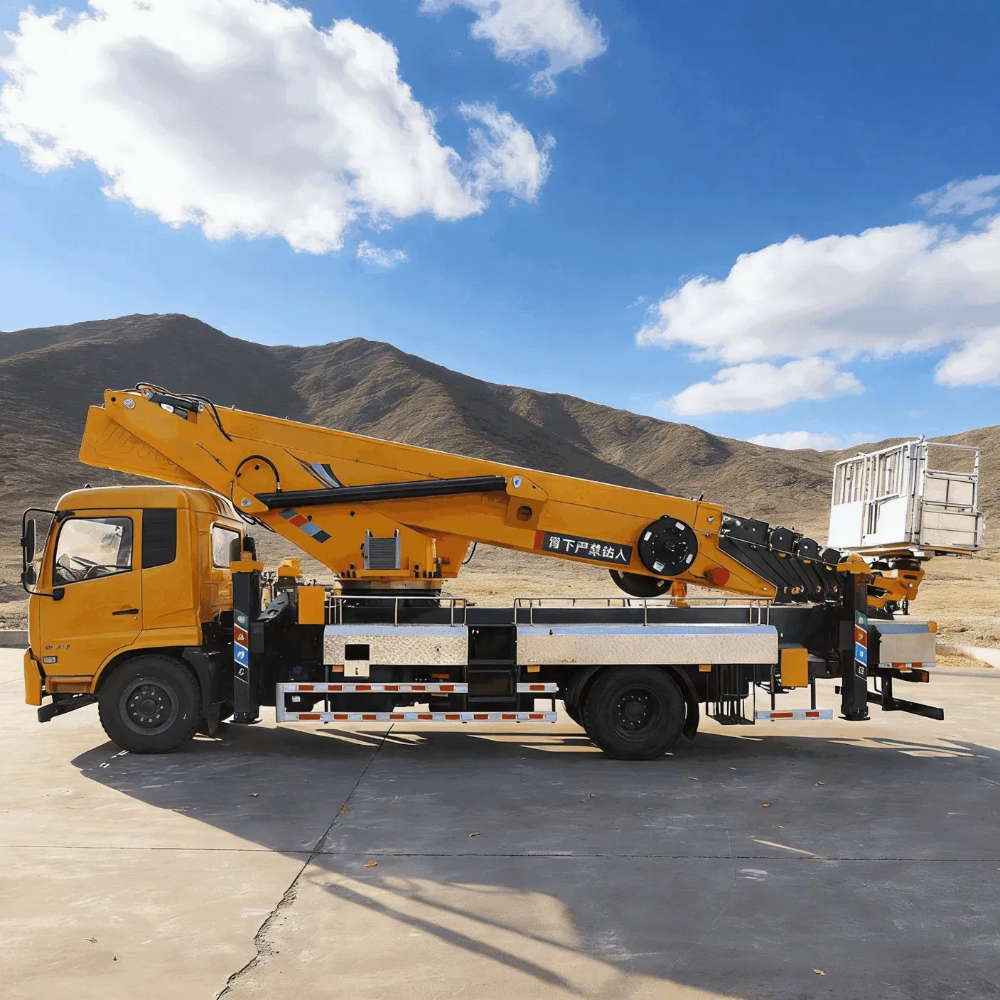 All Electric Insulated 50 Meter Awp Truck for Sensitive Environment and Indoor Facility Maintenance