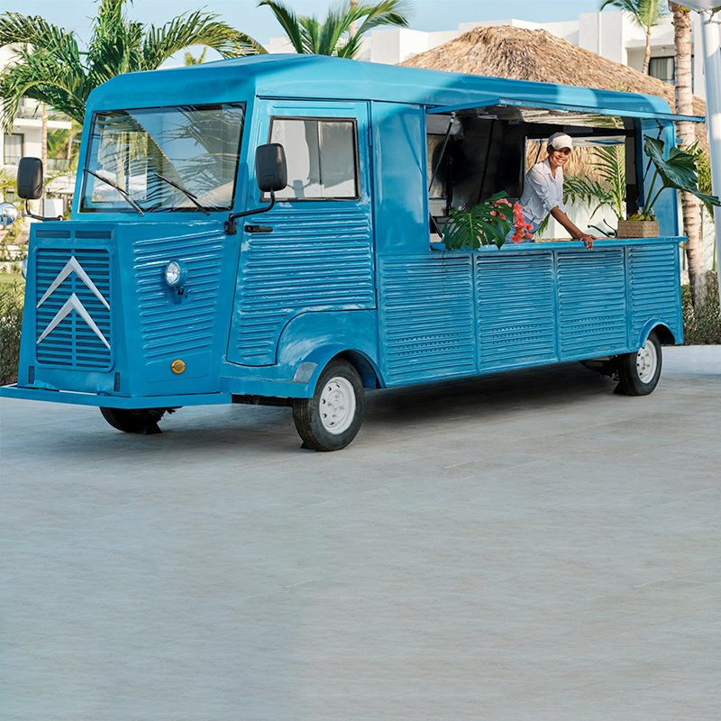 Support Customized Mobile Electric Food Ice Cream Truck for Sale