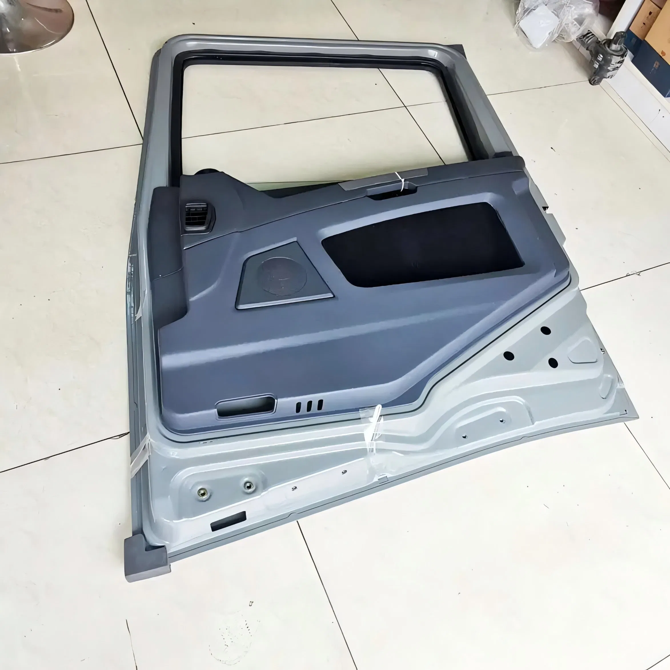 Integrated Design Low Noise Design Az1642210001 Truck Right Door Assembly