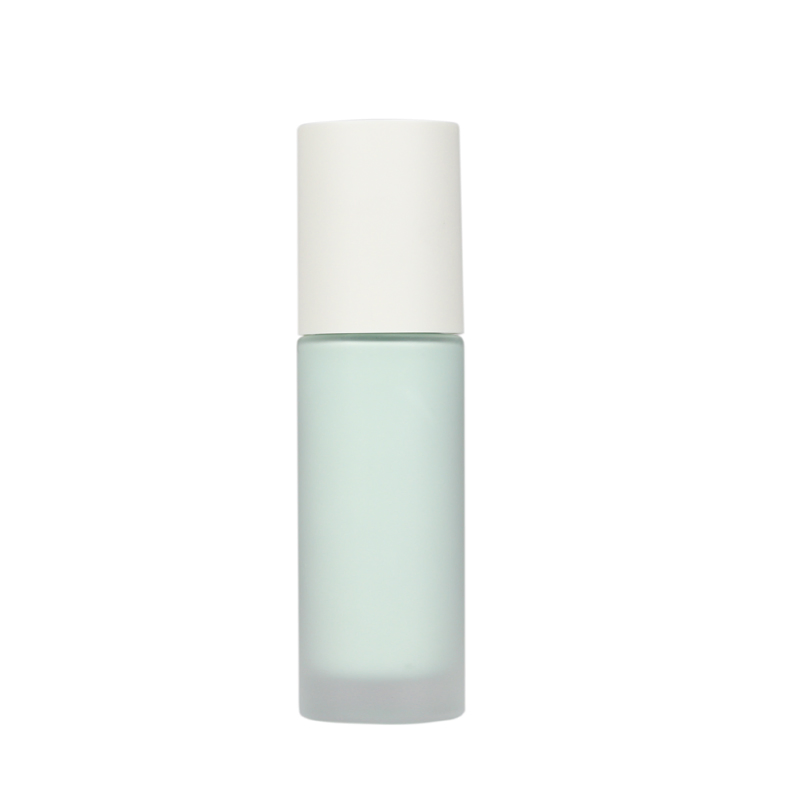 Flawless Lightweight Waterproof Foundation for a Glowing Look