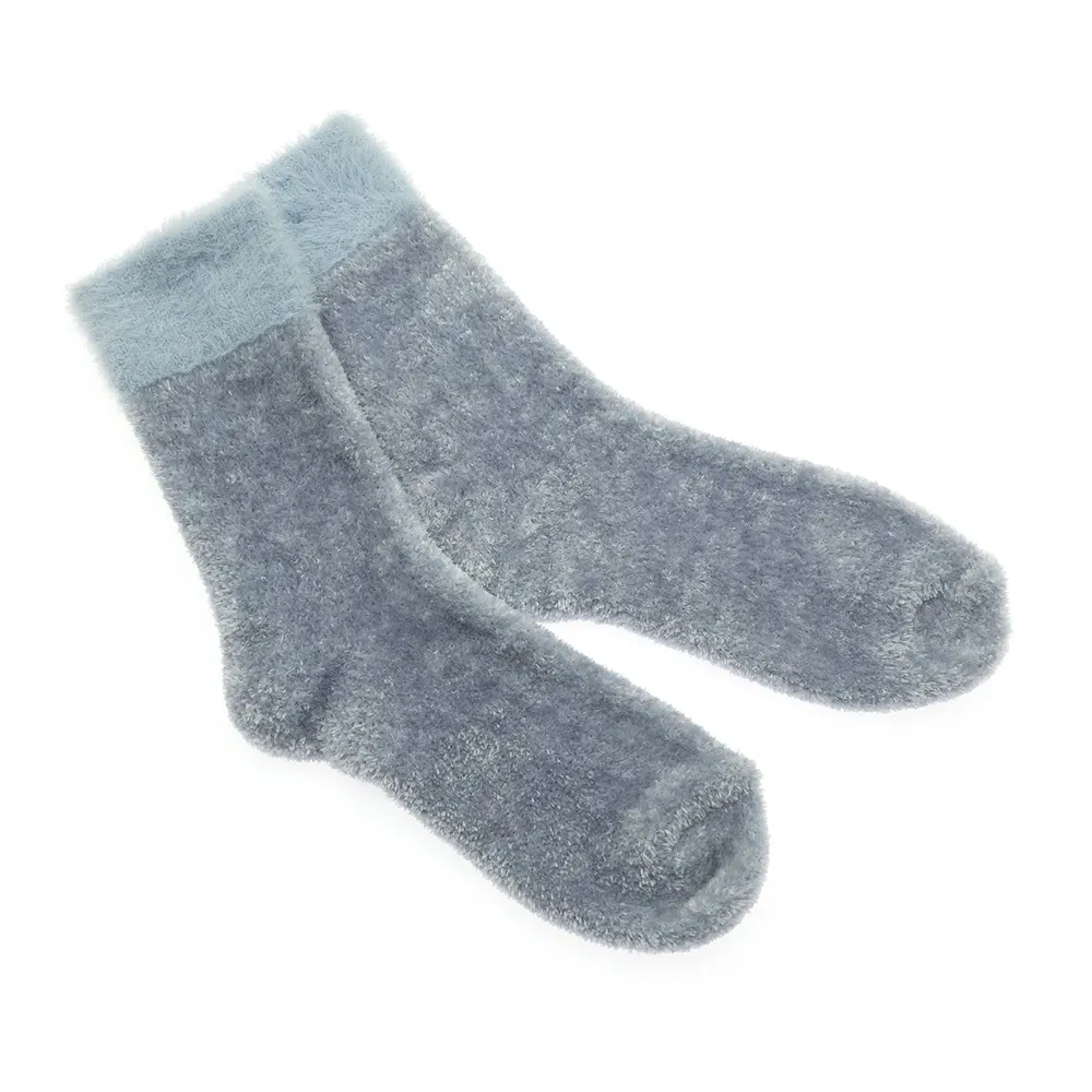 Moisture-Wicking 100% Recycled Polyester Thermal Snowflake Ankle Leopard Print Short Socks