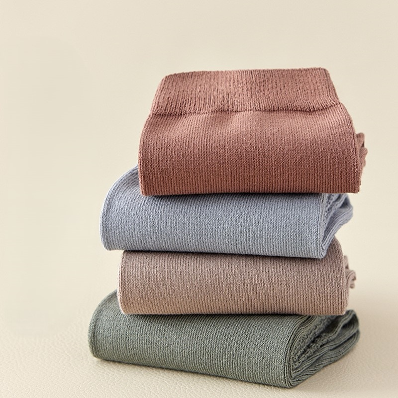 High Quality Custom Logo Men's Sport Socks Anti-Slip Anti-Bacterial for Autumn Training &amp; Running Available