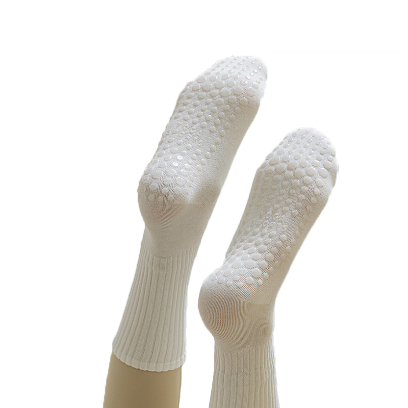 Athletic Dance Cotton Crew Floor Non-Slip Yoga Pilates Socks with Grips Indoor