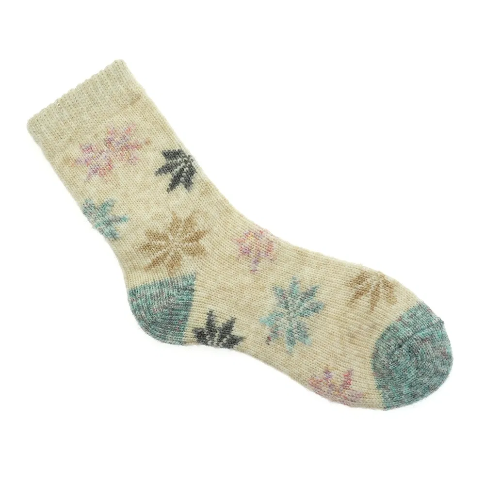 Moisture-Wicking 100% Recycled Polyester Thermal Snowflake Ankle Leopard Print Short Socks