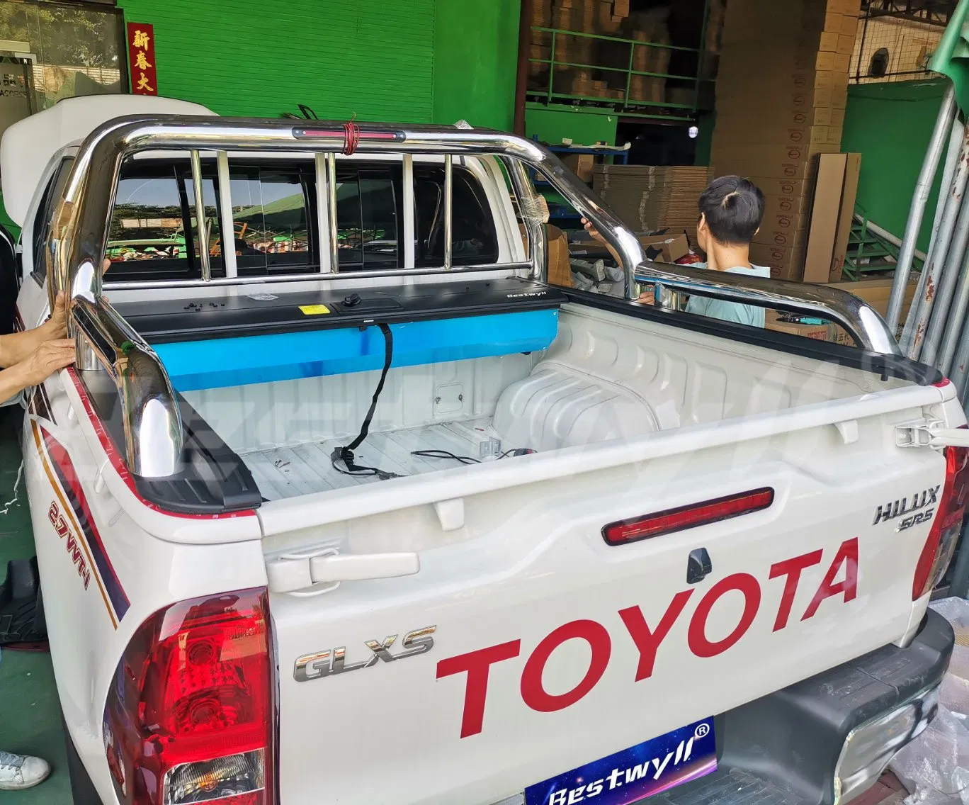 BESTWYLL Pickup Truck Bed Manual Box Retractable Tonneau Cover for 2015+ Toyota Hilux /Revo K46A