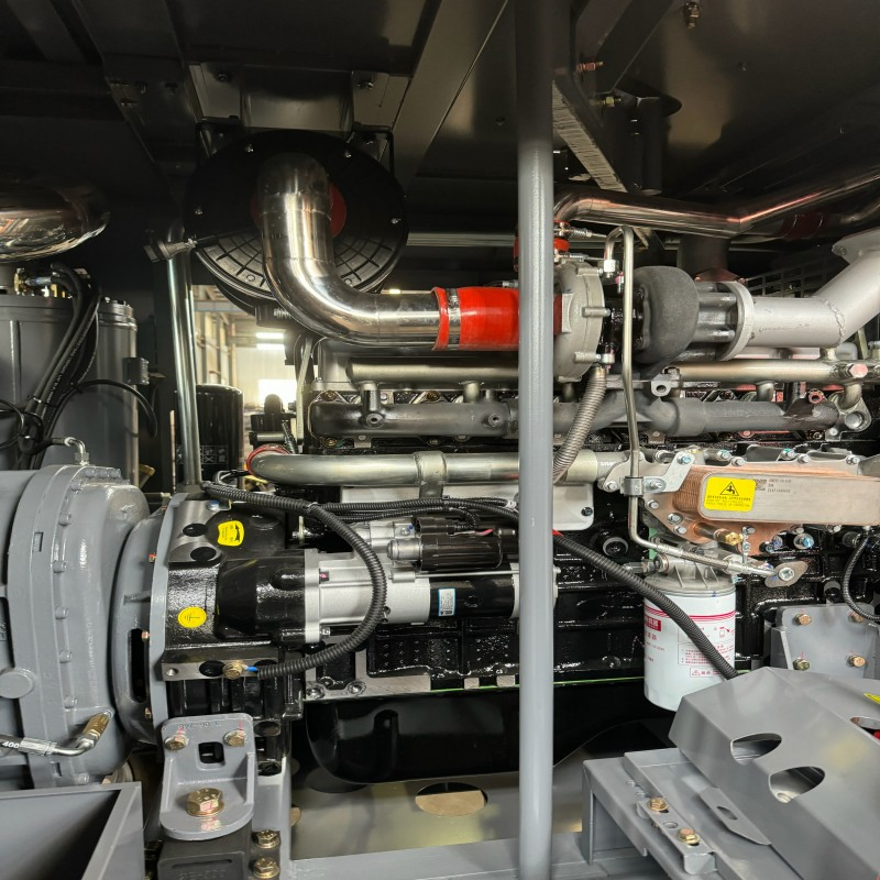 Kingair 21bar 23m3/Min Twin-Screw Diesel Engine Portable Mining Air Compressor Global International Export Standard 185 to 813cfm 116 Psi to 305psi After-Cooler