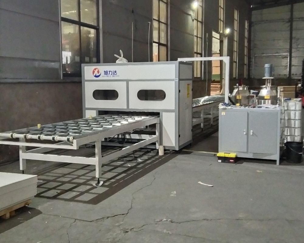 Reduced Labor Costs Aluminum Panel Adhesive Glue Applicator Gluing Machine for SIP Panels PVC Sandwich Panels Manufacturing Exterior Honeycomb Panel MGO Panel