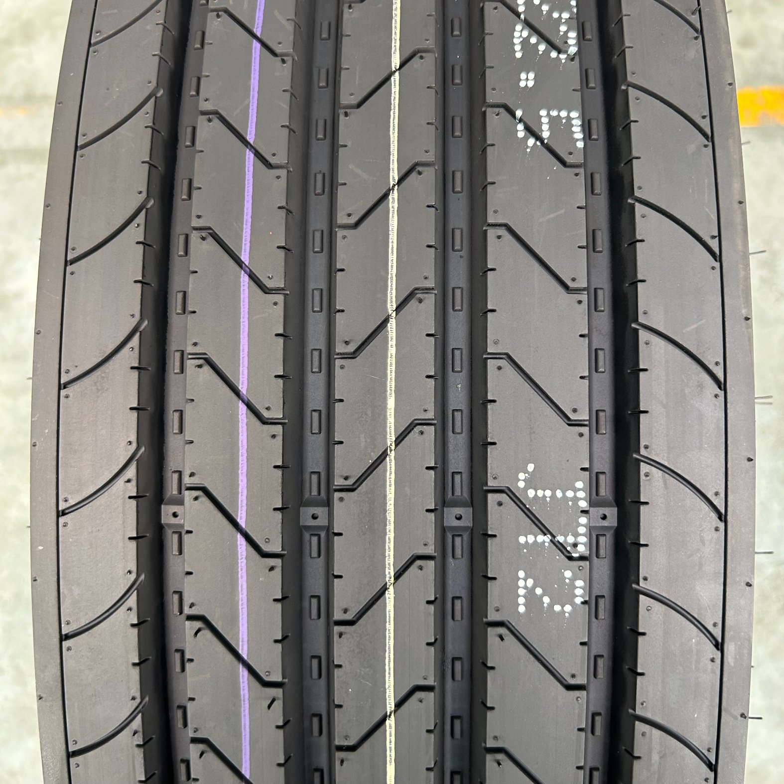Gft Rider /Semes Brand All Steel Truck and Bus Radial Tyre for Long Haul /Regional /on-off Road Constant Quality Wear-Resistance Excellent Traction\Durability