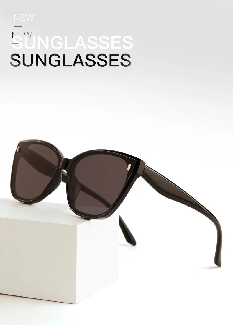 Retro Full-Frame Sunglasses