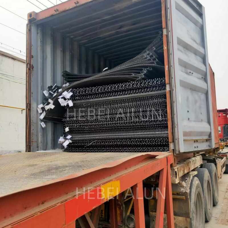 Self Cleaning Vibrating Screen Mesh Heavy Duty Hooked 65mn Steel Wire Screen Mesh