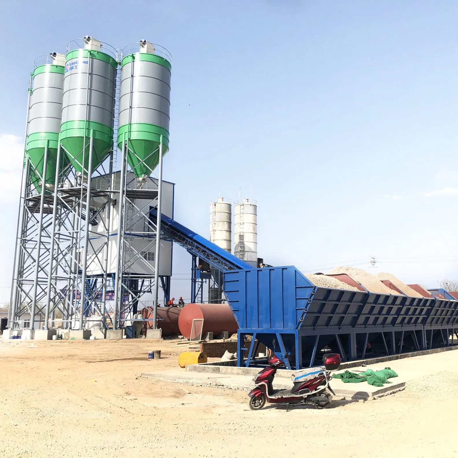Hot-Manufacturer Sale International Standard Steel 90cubic Meters/H Concrete Batching Plant