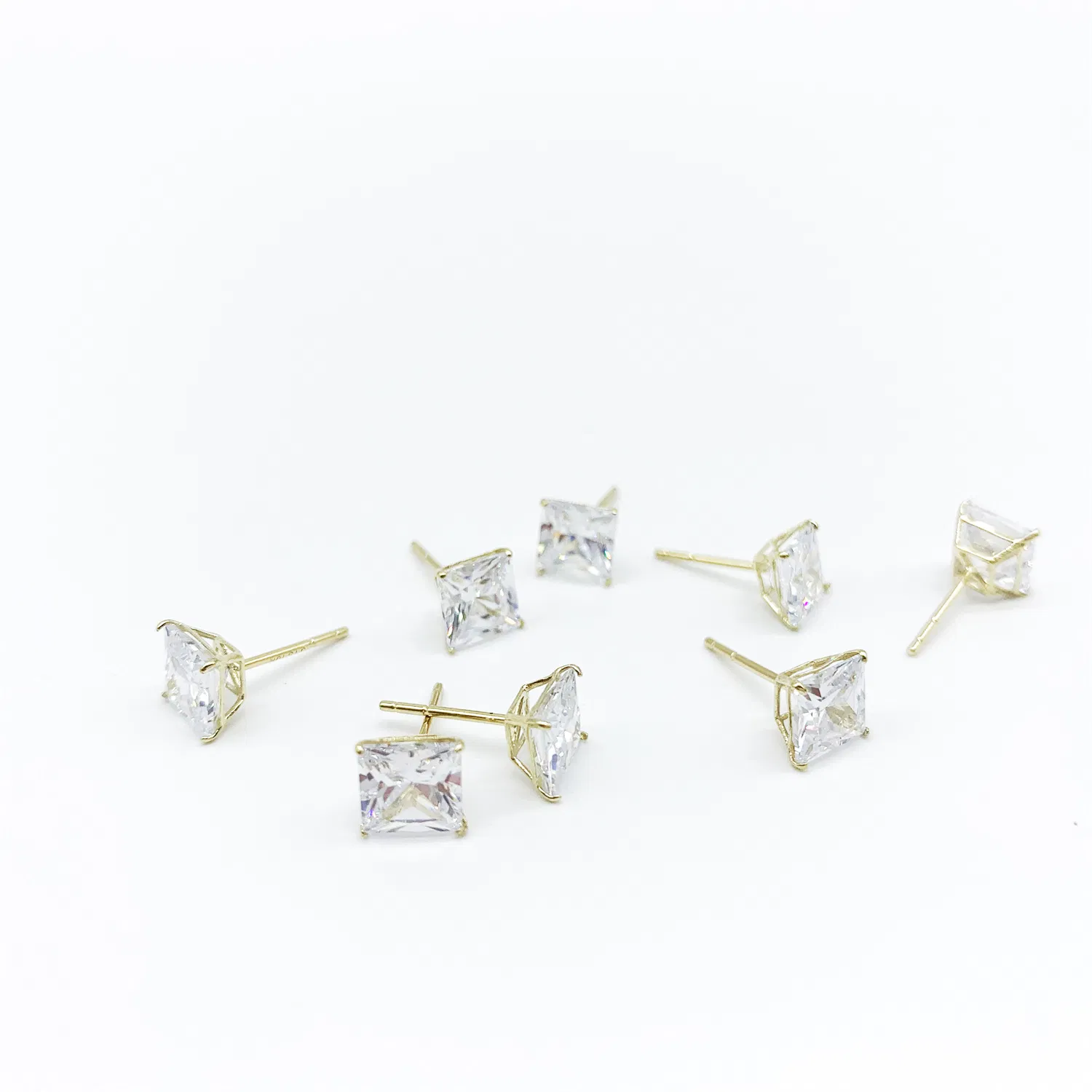10K 14K 18K Solid Gold Solitaire Classic Cubic Zirconia Stud Basket Earring for Wholesale