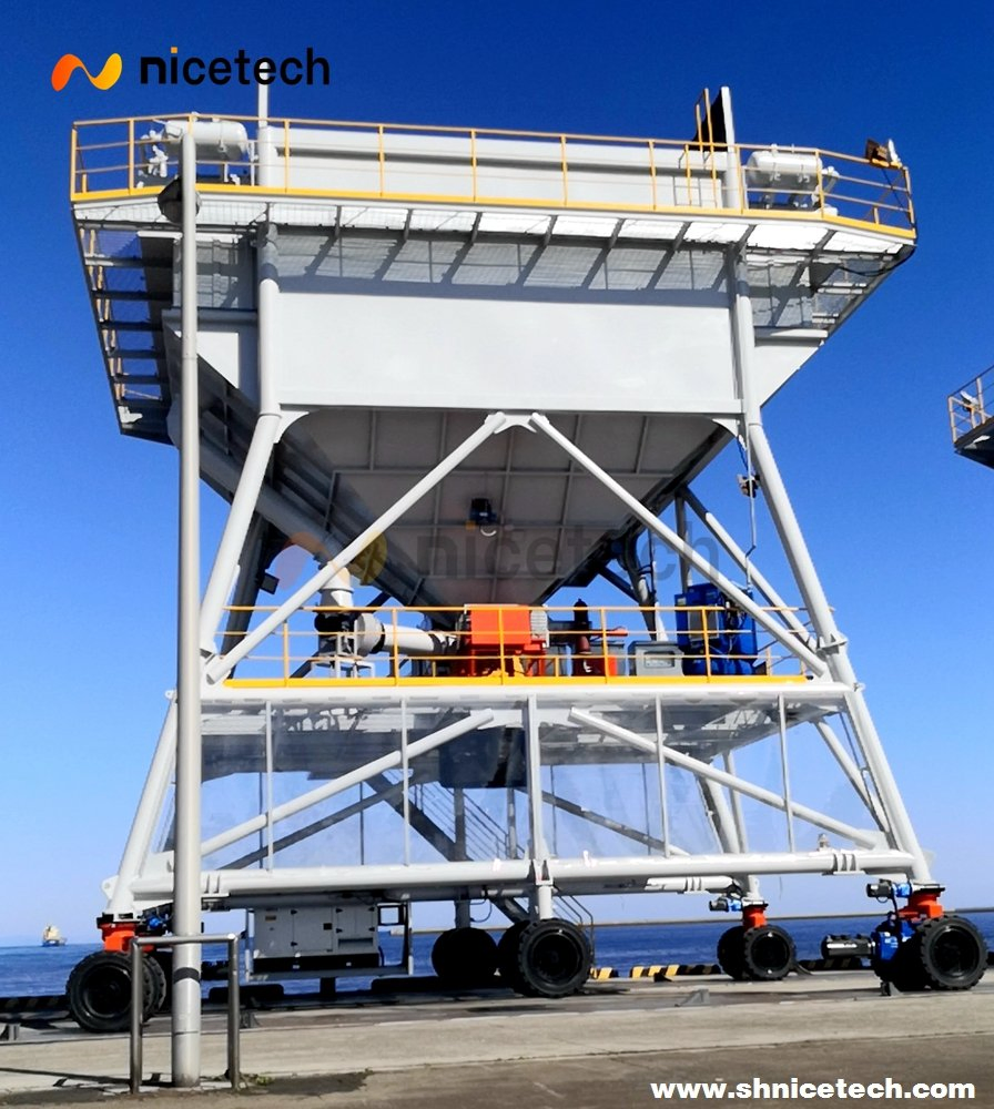 30m3 Solid Tires Wheel Type Powder Self Driven Mobile Dust-Proof Port Eco Industry Steel Hopper Load to Trucks with Dedust System for Bulk Cargo, Grain, Cement
