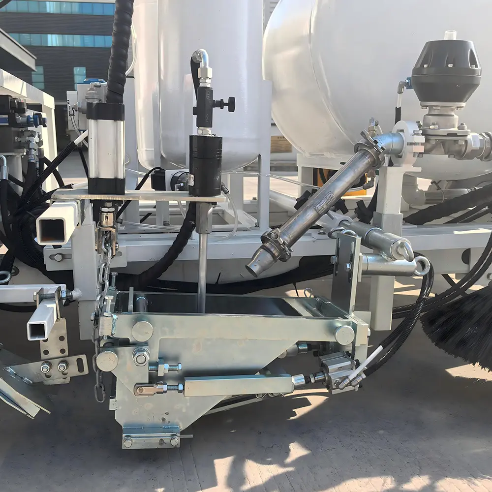 Buy 618 Two-component road marking machine (98:2) for scraping, dot application, and vibratory marking Supplier, Factories