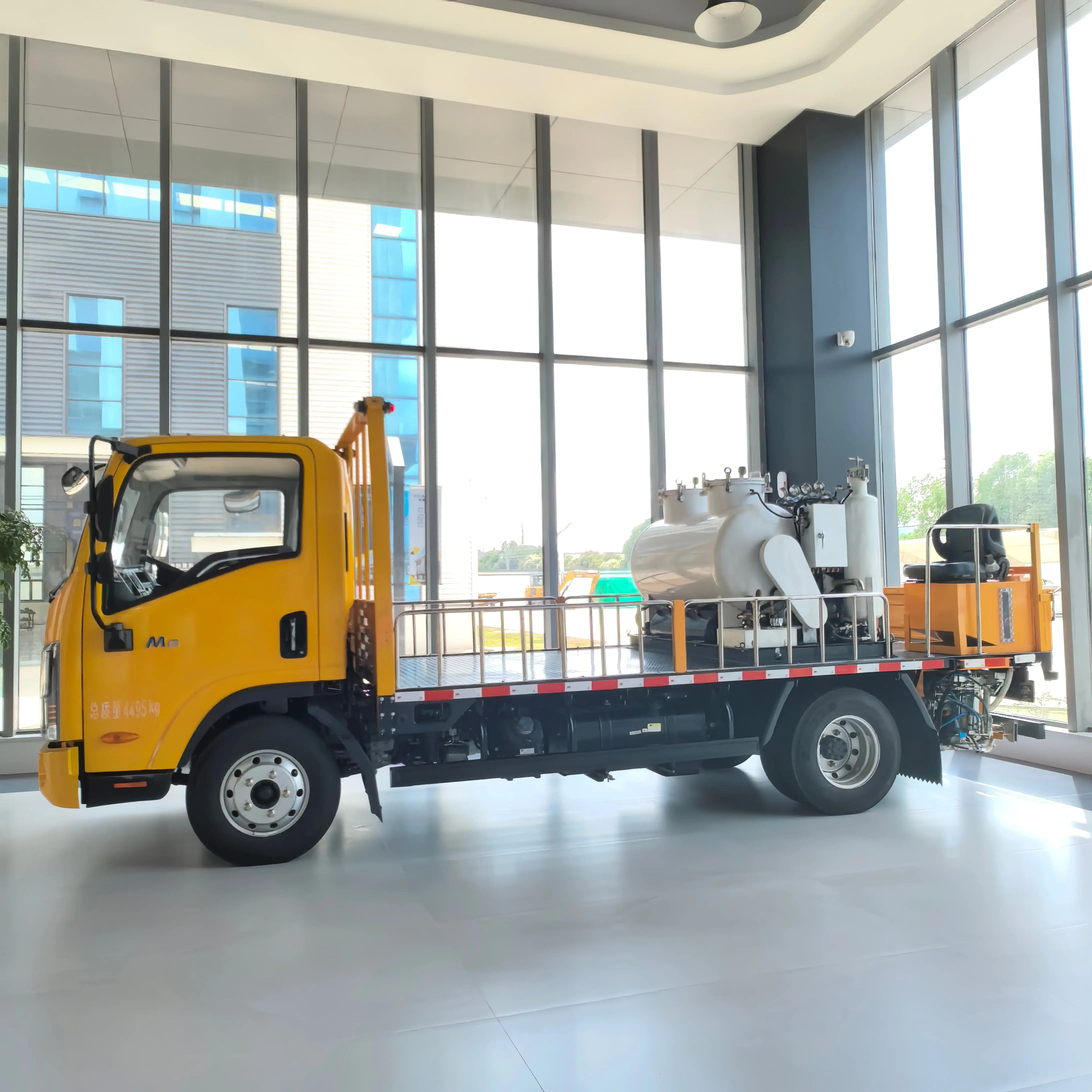 Buy Heavsty's Vehicle-Mounted Two-Component Dot-Painting Road Marking Machine Factory, Exporter
