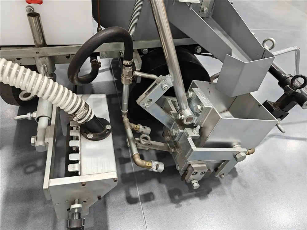 Thermoplastic Marking Machine Detail 3
