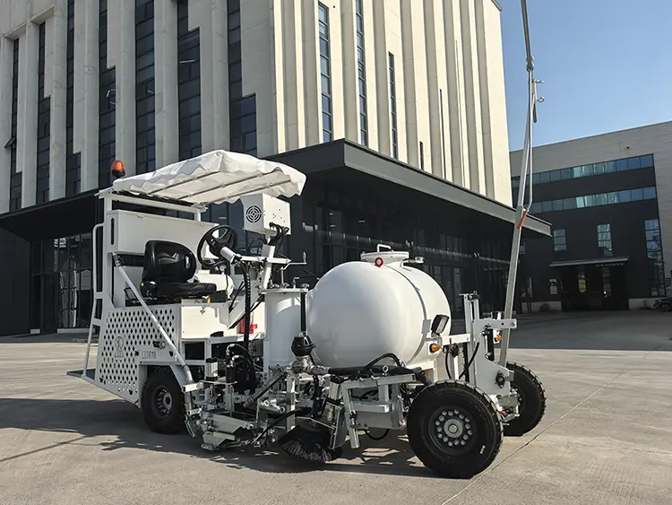 618 Two-component road marking machine view 4
