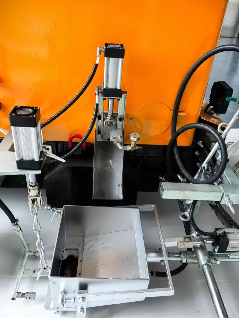 HW-168 Riding-type Thermoplastic Marking Machine Detail 3