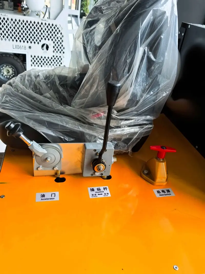 HW-168 Riding-type Thermoplastic Marking Machine Detail 1