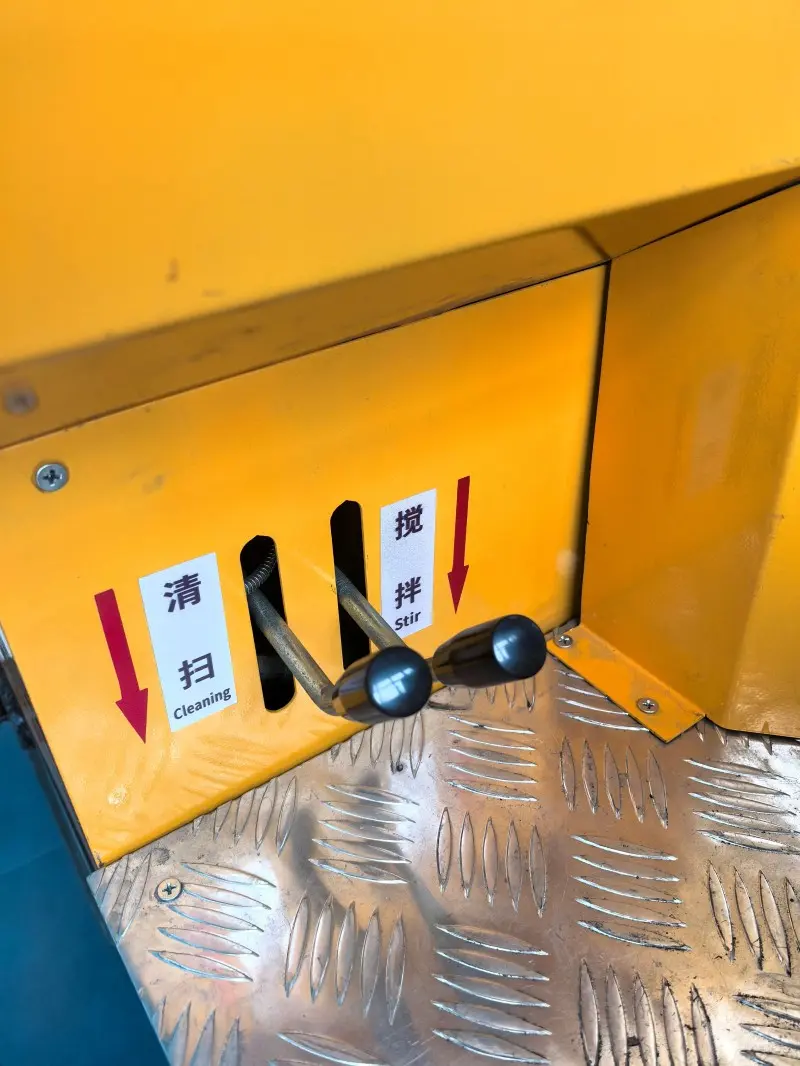 HW-168 Riding-type Thermoplastic Marking Machine Detail 2