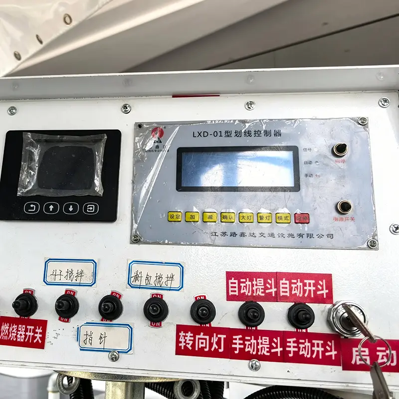 China HW-618 Riding - type Thermoplastic Extrusion Marking Machine: A Premier Traffic Marking Solution Manufacturers, Exporters