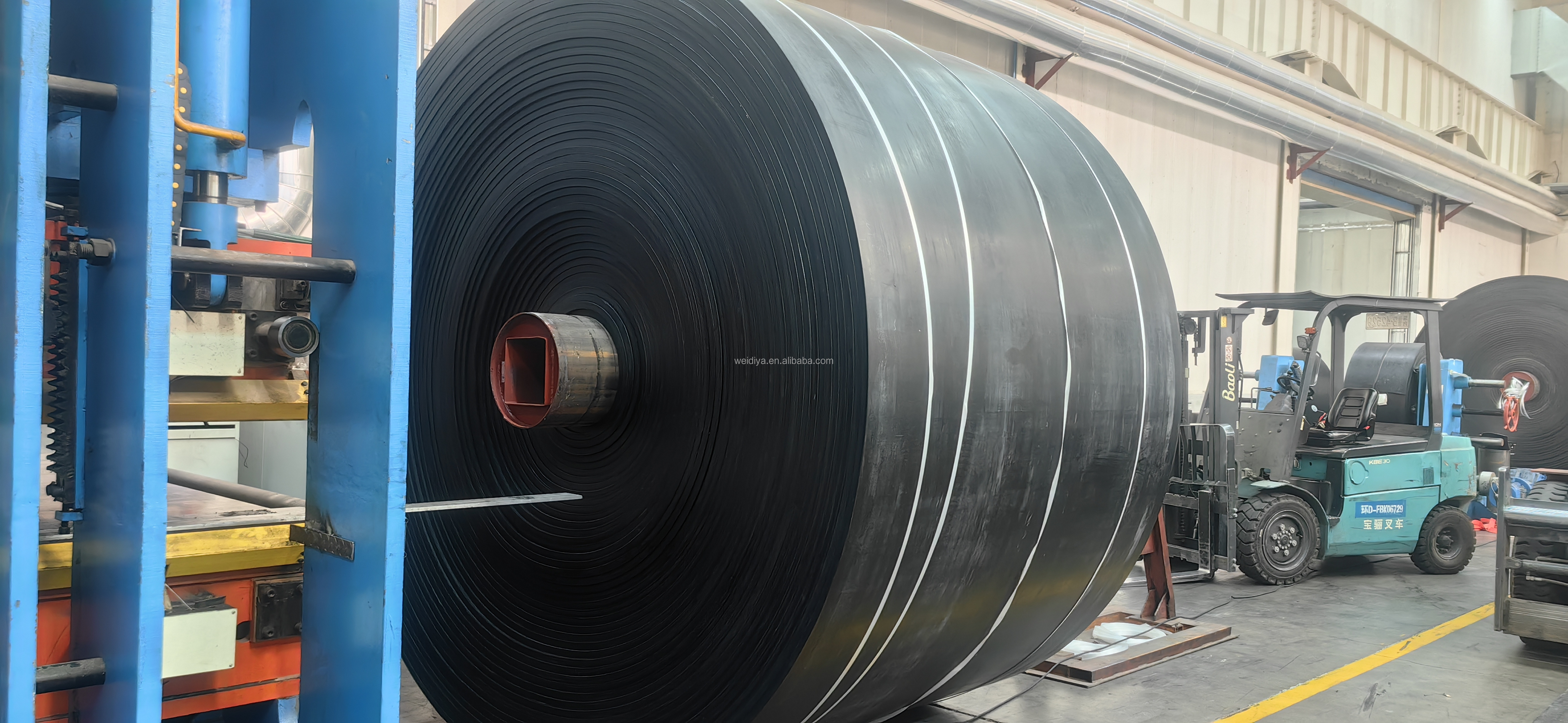 Conveyor Belt Underground Coal Mine Use Chevron Cleated Pattern Conveyor Belt Anti Slip Inclined Sand Ore Conveying Rubber Belt