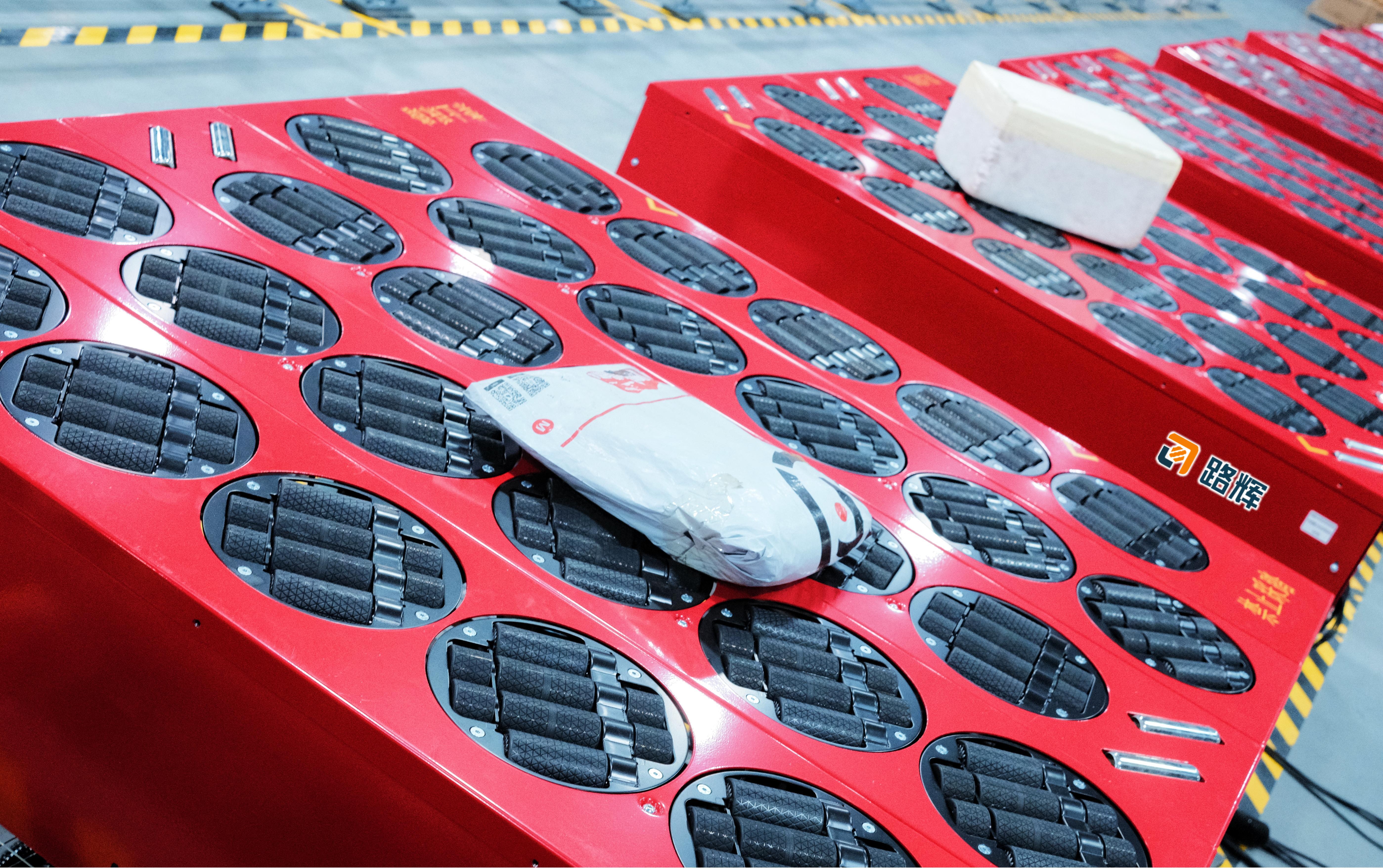 LUHUI Low Noise Large Turntable Structure Sorting Conveyor Flexible Configuration Diverter For Airport Wheel Sorter Factories