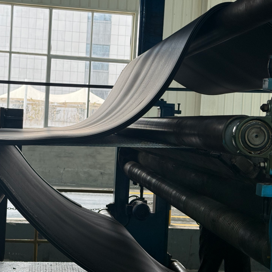 China Supplier Heat Resistant Ep250 Conveyor Belt Fabric Conveyor Belt for Translate