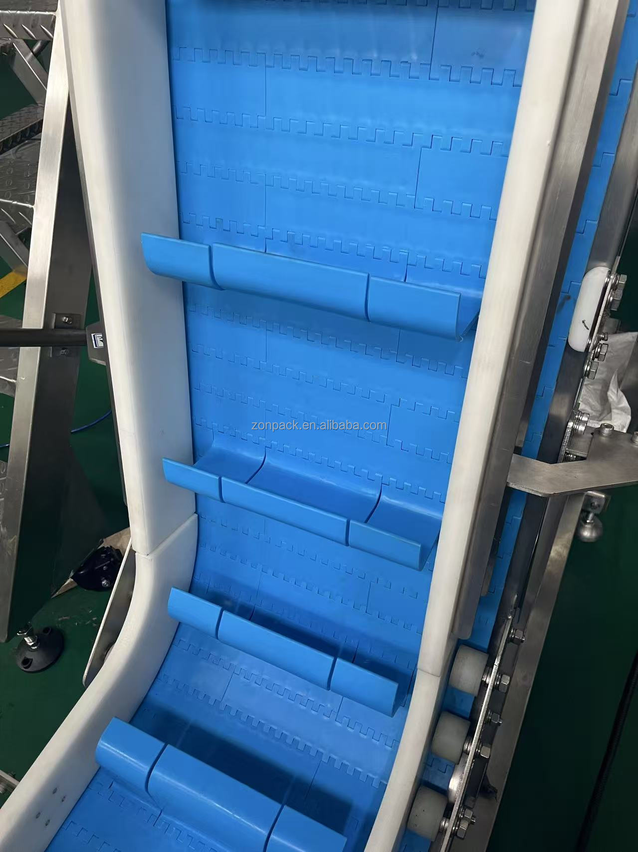 Automatic Inclined Modular Flat Top Belt Conveyor Modular Belts Transporting System For Food Industry