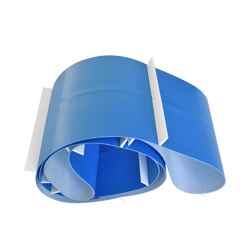 PVC conveyor belt with cleats