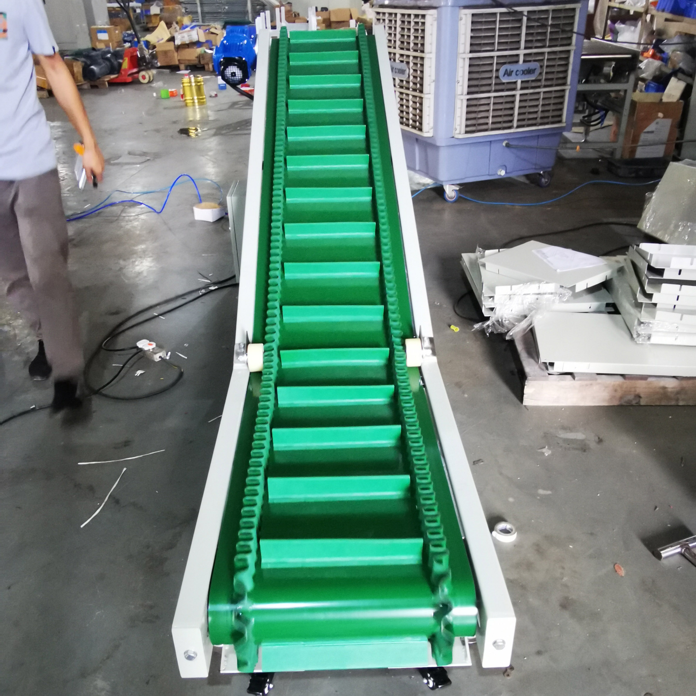 Climbing Belt Conveyor Detail 9