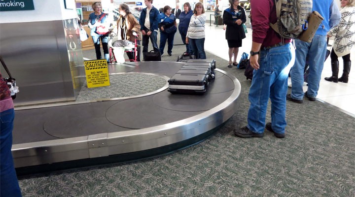 Airport Baggage Luggage Conveyor Belt System at Airport