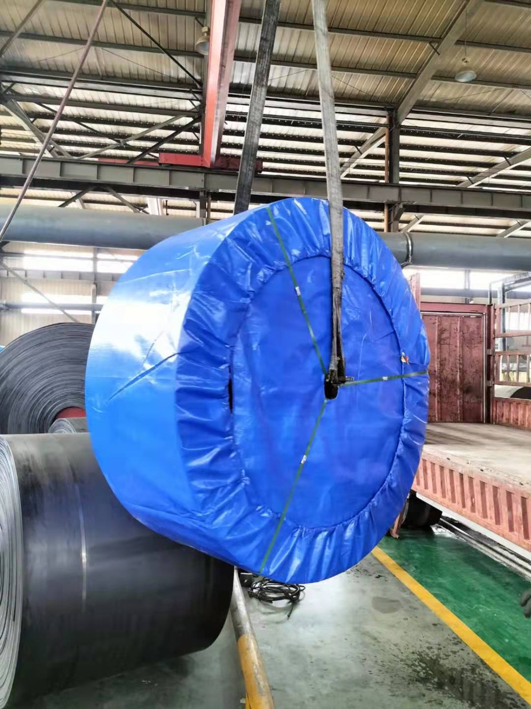 Rubber Fabric Conveyor Belt 24x36 Inch Heavy Duty Waterproof Anti-Impact for Mining and Construction