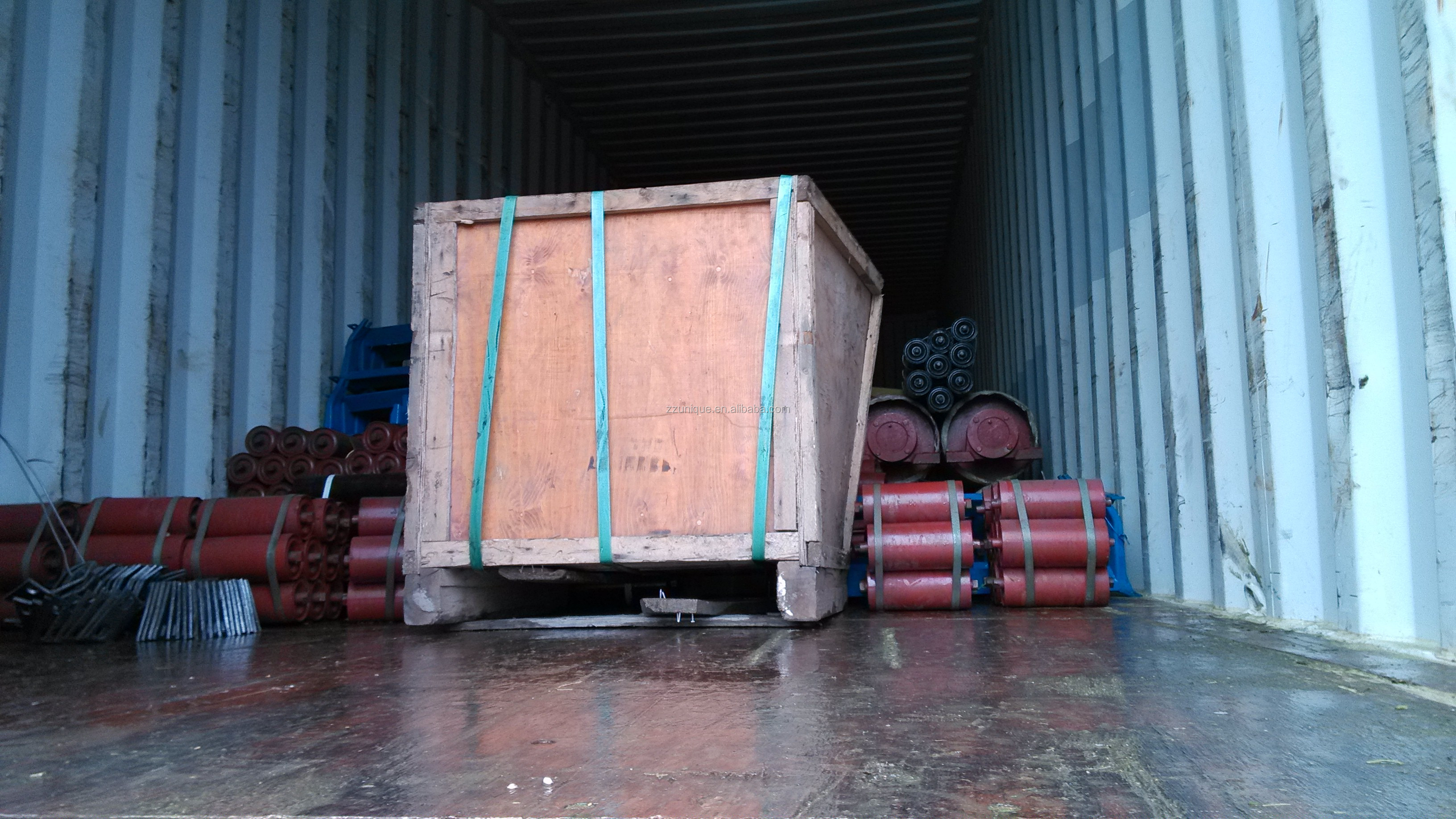Large Inclined Belt Conveyor in Energy & Mining Plant