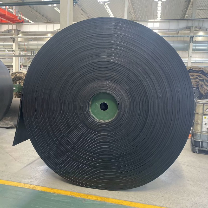 Customized OEM Industrial PVC Canvas/Steel Cord/ Ep/Nylon/Chevron/Corrugated Sidewall/Fabric/ Polyester/Chevron Rubber Conveyor Belt