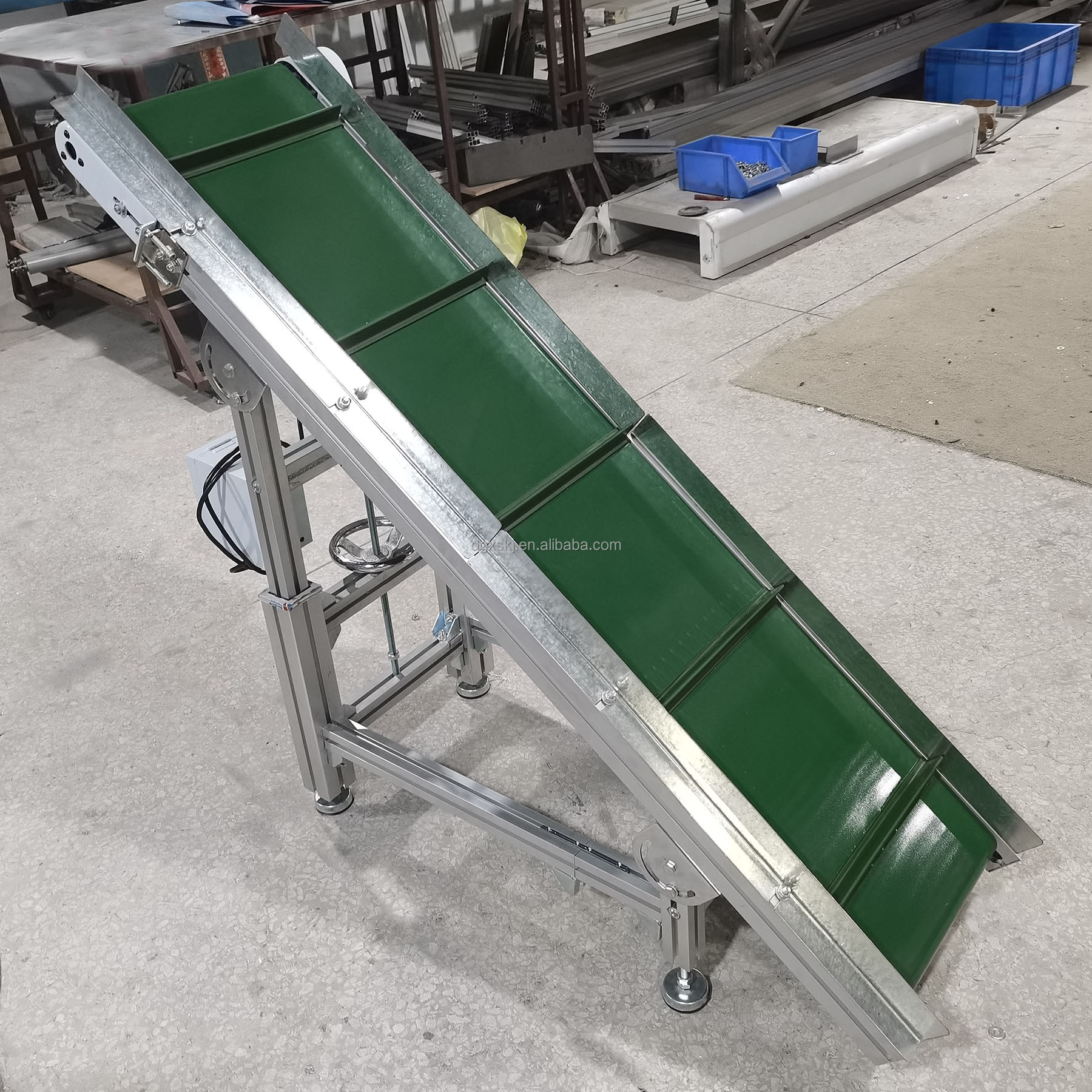 CE Whole Sale Portable Aluminum Small Slope Inclined Conveyor Belt Machine For Restaurant Food Shop &amp; Manufacturing Plant Use