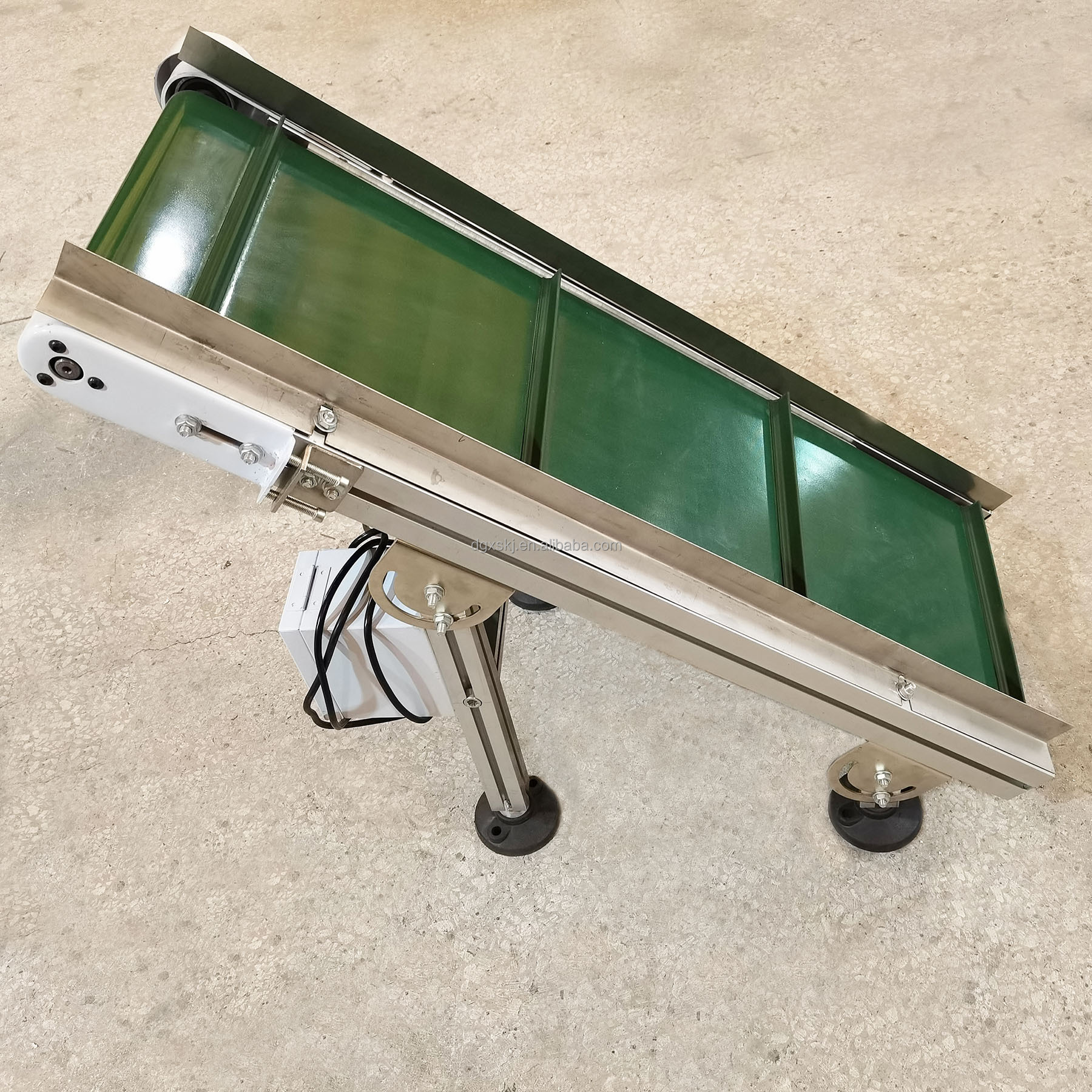 CE Whole Sale Portable Aluminum Small Slope Inclined Conveyor Belt Machine For Restaurant Food Shop &amp; Manufacturing Plant Use