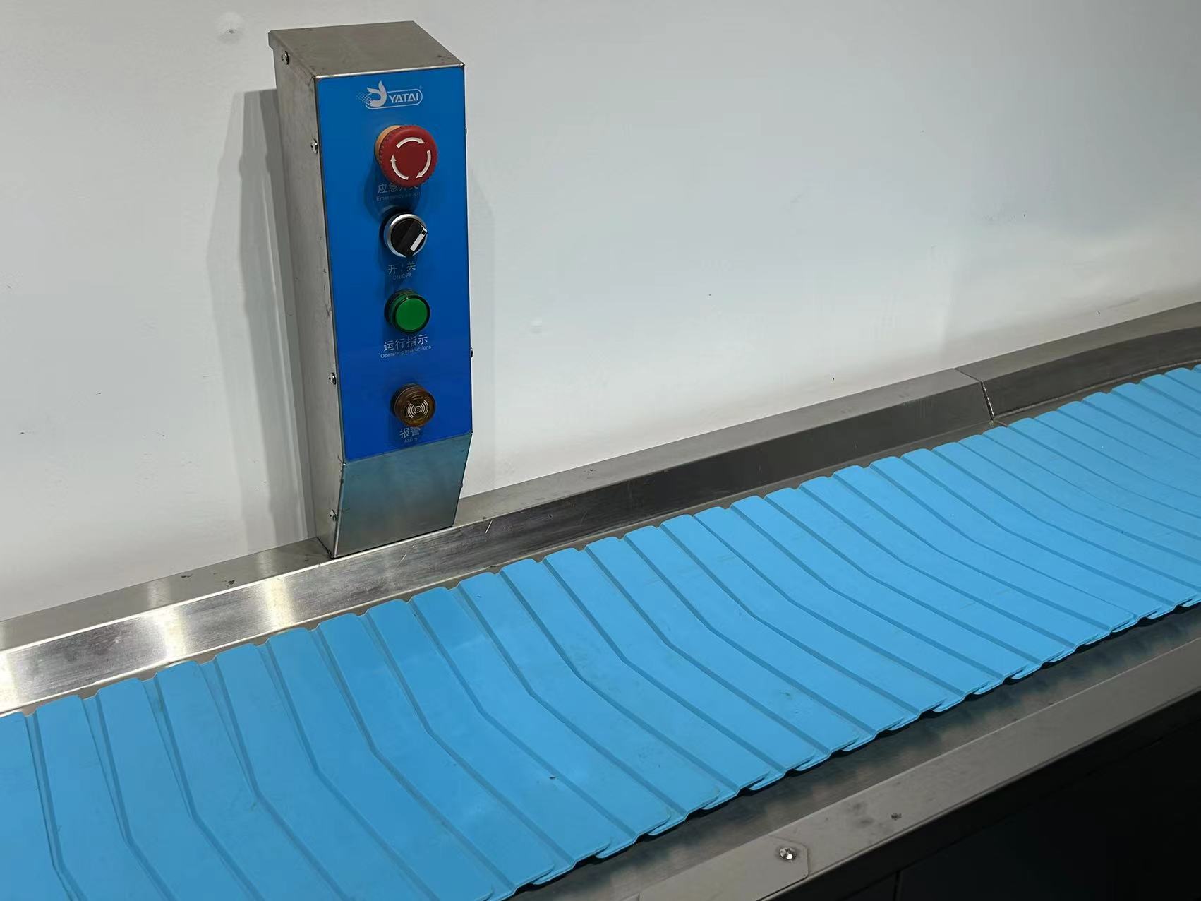 Factory Supply Food Grade Chain Plate Conveyor Belt for Dining Halls and Commercial Laundry for Laundry Equipment