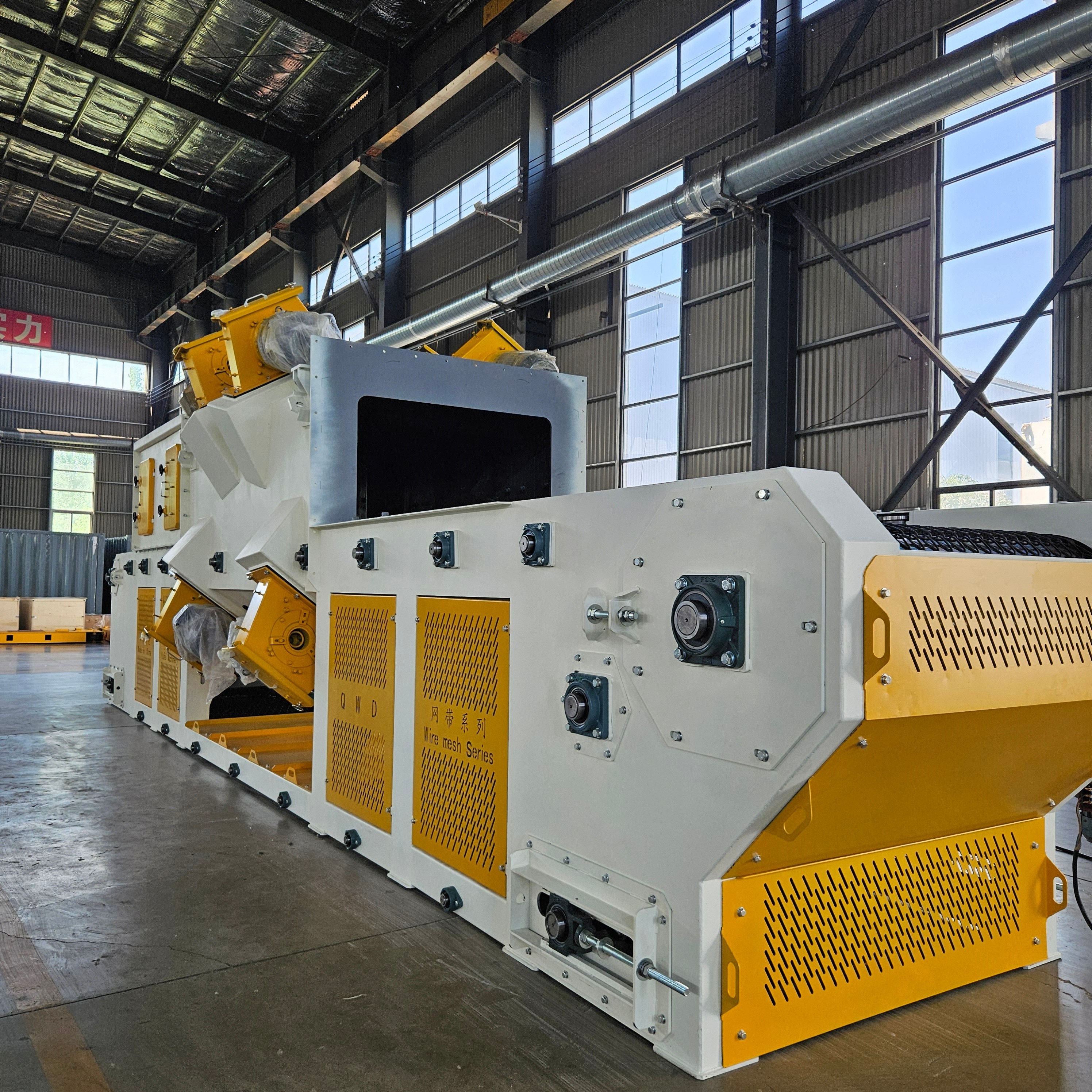 CE Certified QWD Automated Steel Wire Mesh Conveyor Belt Two-Year Warranty Core Engine For Shot Blasting Abrators Machine