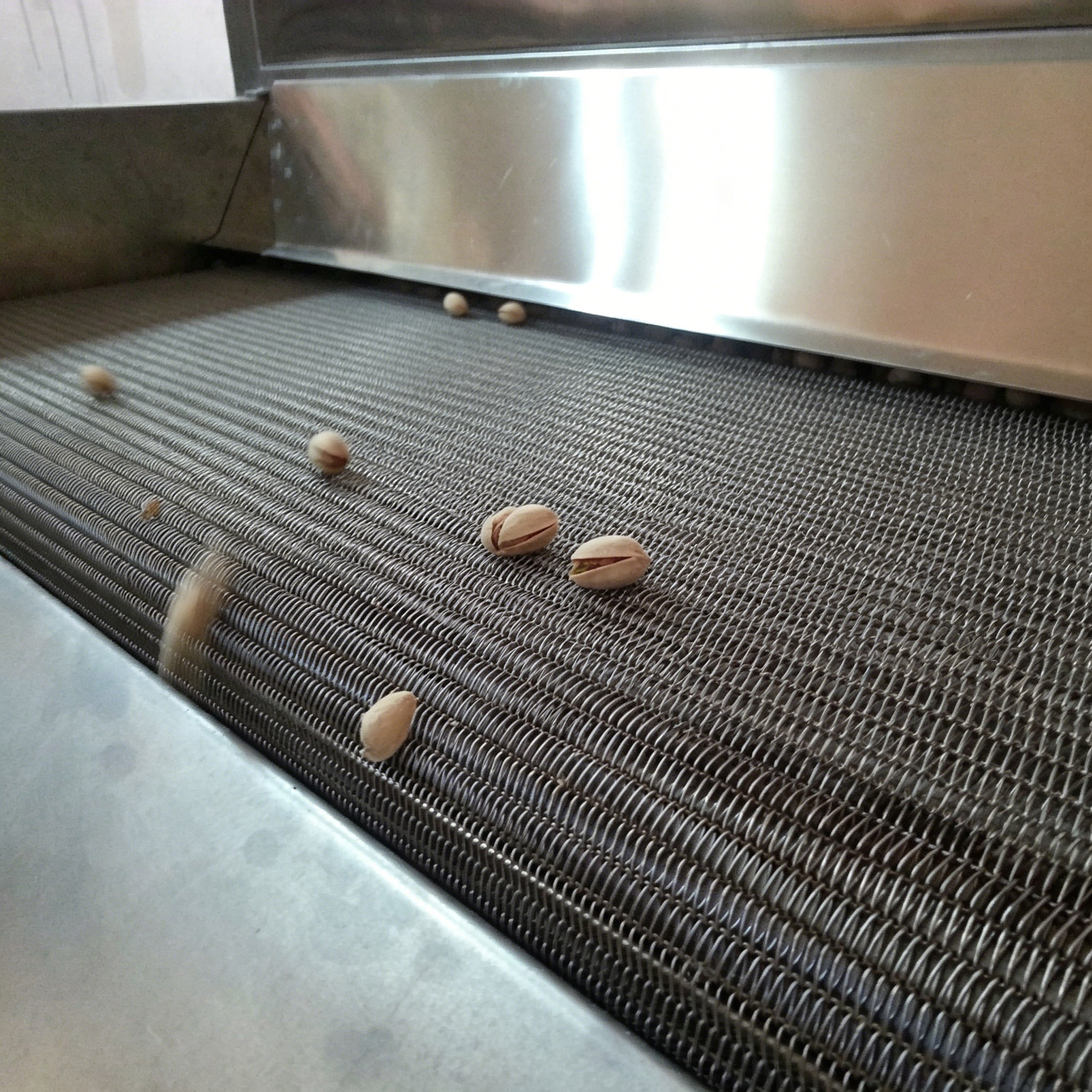 Custom Made Industrial Mesh Conveyor Belt Stable Operation For Warehouse Logistics Sorting And Unloading Equipment