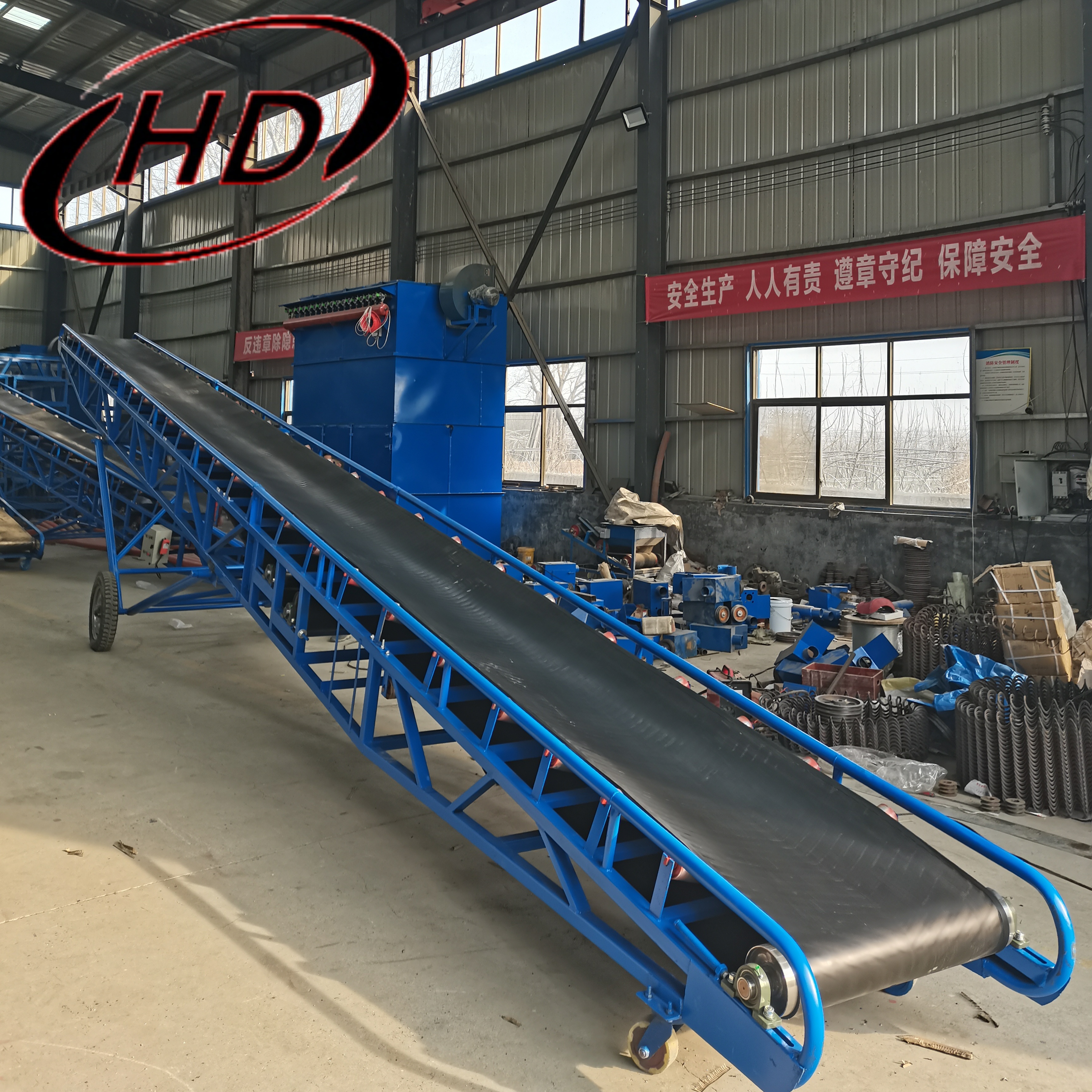Outdoor Chevron Belt Mobile Conveyor for Wood Pellet and Manure Used