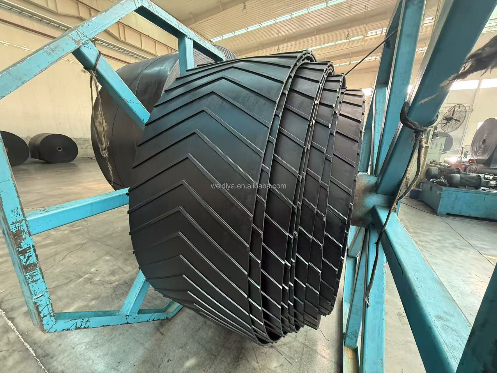 Conveyor Belt Underground Coal Mine Use Chevron Cleated Pattern Conveyor Belt Anti Slip Inclined Sand Ore Conveying Rubber Belt