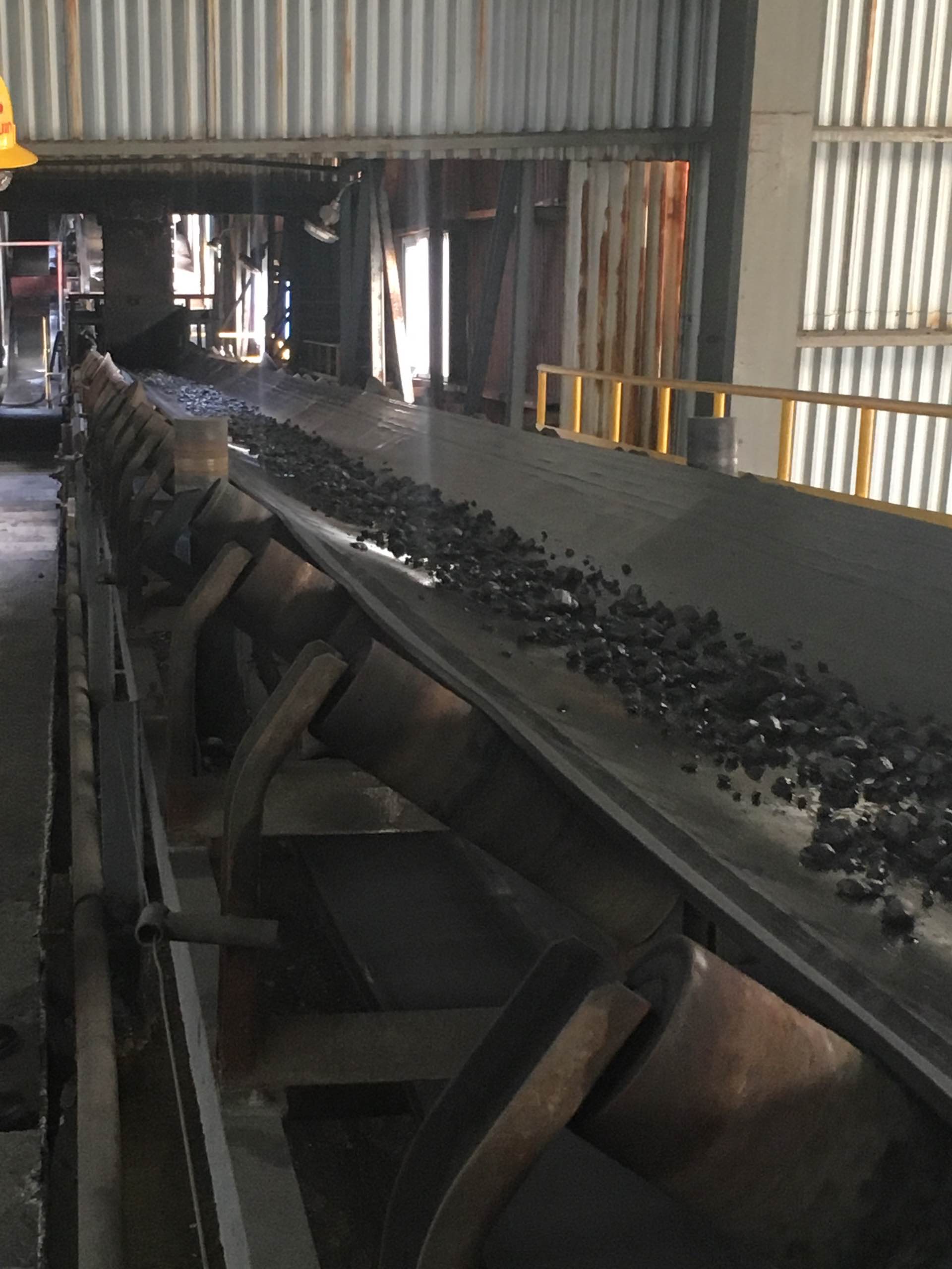 Conveyor Belt With Transverse Steel Base Rubber Corrugated Edge Tear Proof Structure Custom Power Black