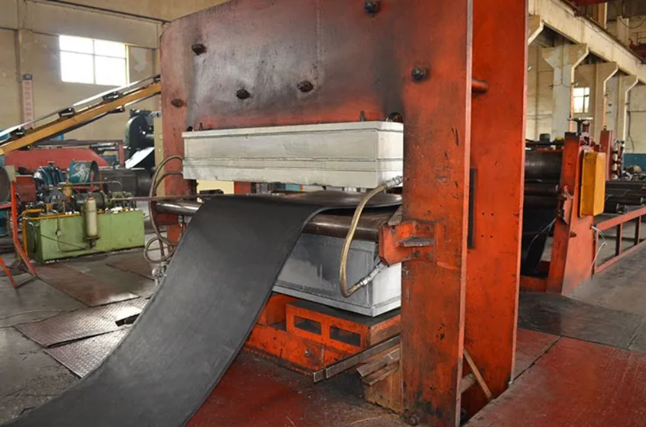 BYCOSINE Heavy Duty Construction PVC/PVG Conveyor Belt Flame Resistant Anti Abrasion Cutting