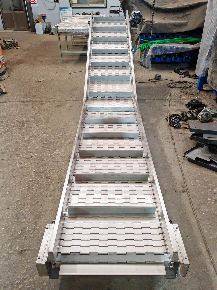 Adjustable Speed Automatic Belt Conveyors Fire Heat Resistant for Fruit Candy Flour Grain Conveyance Made of Stainless Steel