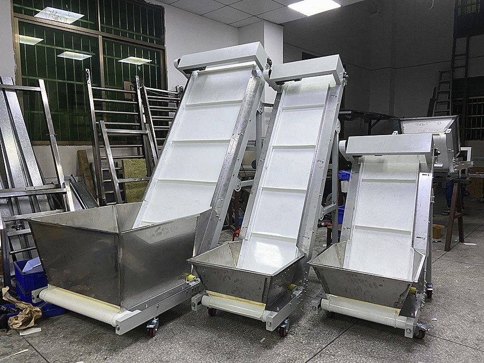 ISO/CE High Quality Blue Food Grade Smooth Pu PVC Belt White Rubber Conveyor Belt for Medical Equipment