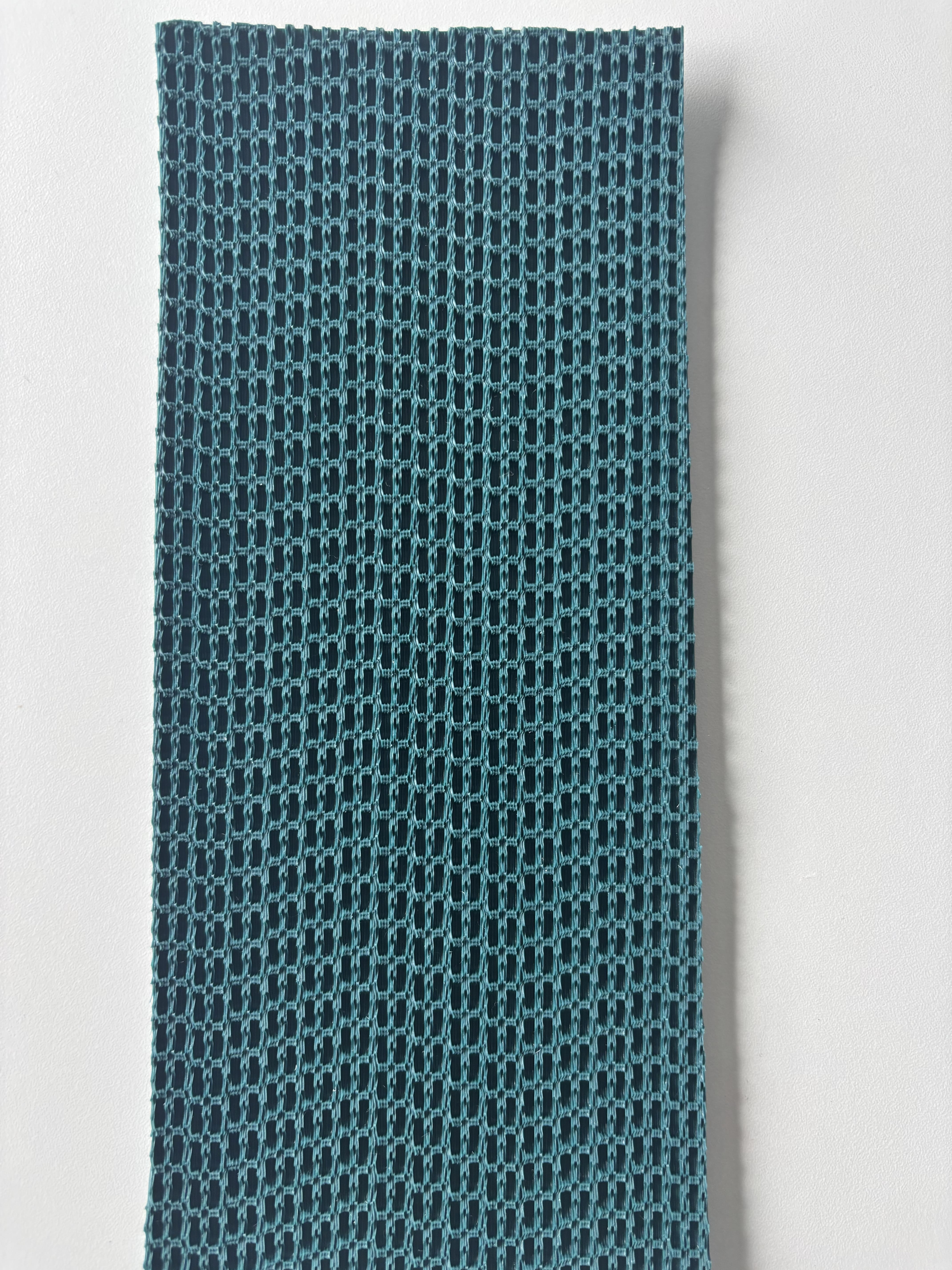 Lawn Pattern Anti-Slip PVC Conveyor Belt Grass Pattern Rough Top Conveyor Belt, High Friction for Incline Transport