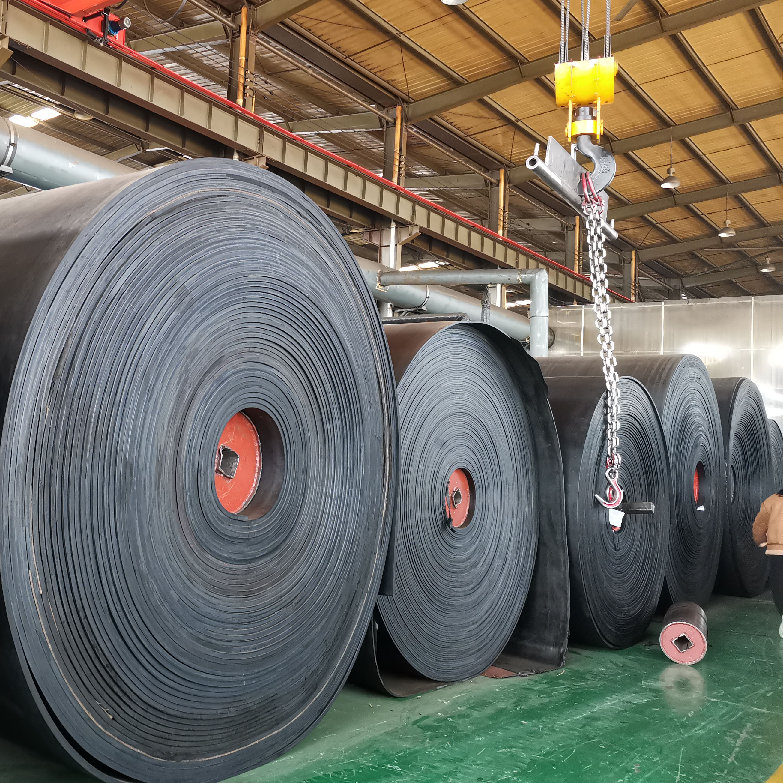 ST630 ST800 ST1000 ST1250 ST1400 ST1600 ST1800 ST2000 ST2250 ST2500 Steel Cord Conveyor Belt For Mining Steel Cord Conveyor Belt
